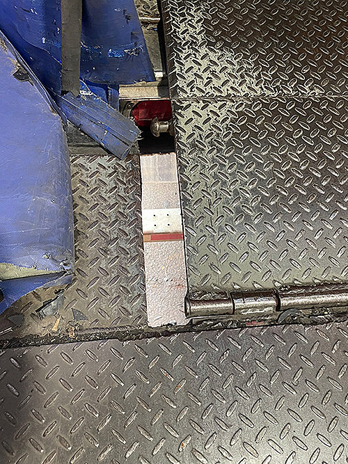 Floor Gap 2 web